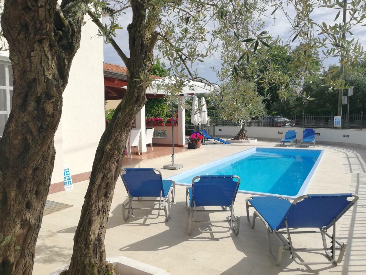 Villa Zare Пореч Екстериор снимка